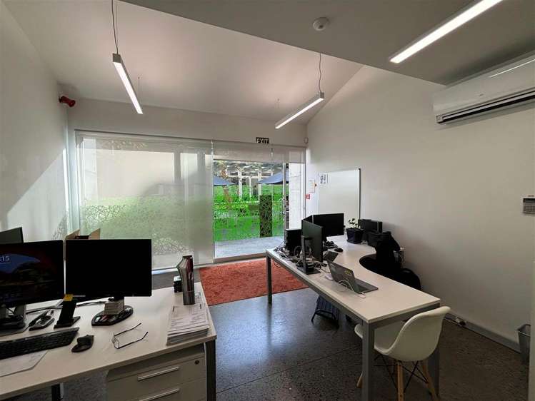 160 Broadway Newmarket_1
