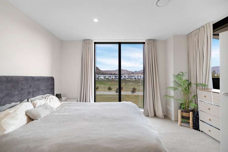 504/16 Mountain Ash Drive_4