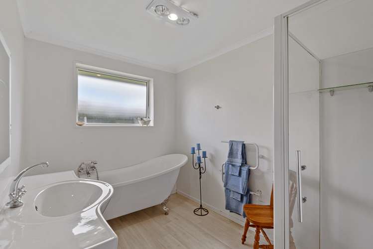 561 Johns Road Fernside_16