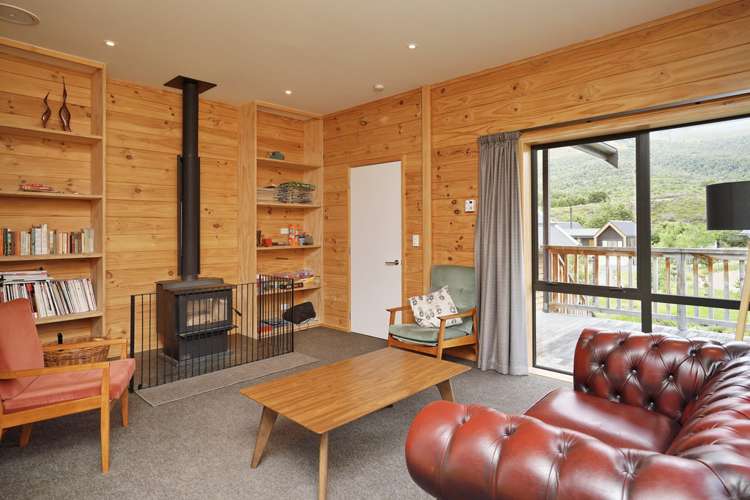 8 Cheeseman Terrace Castle Hill_5