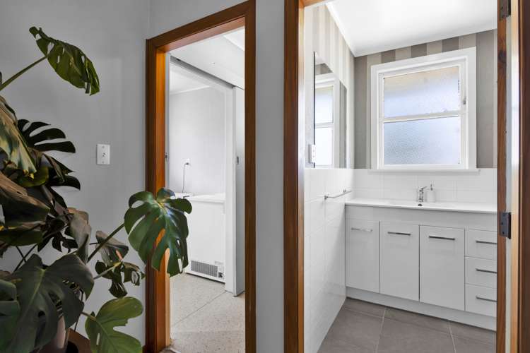 94 South Road Manaia_12