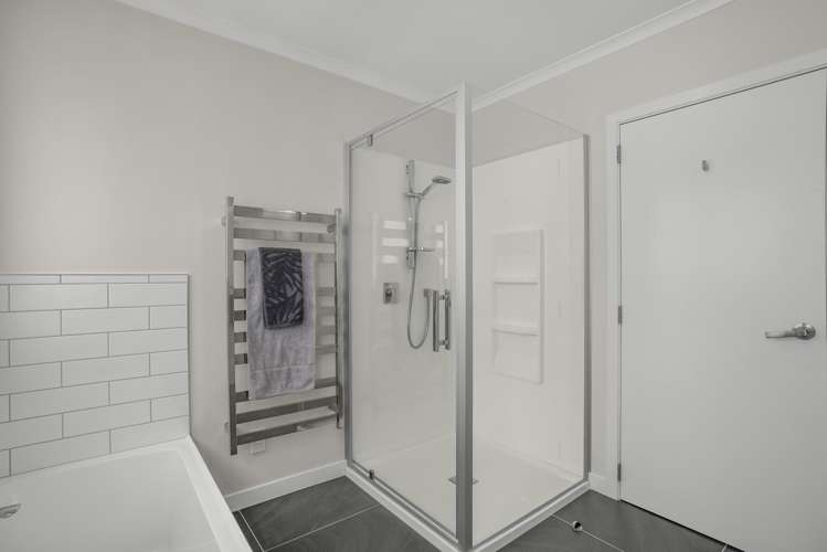 184 Dowse Drive Maungaraki_23