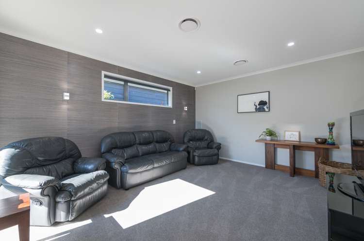 63 Fairose Drive Richmond_7