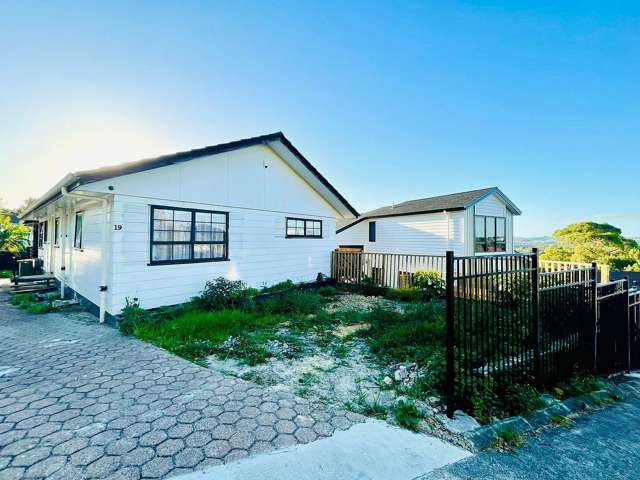 Spacious & Sunny 3 bedroom house Ready to move in!