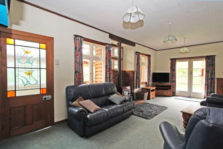 916 Fairdown Road Fairdown_4