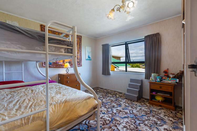 20 Leslie Road Cable Bay_17