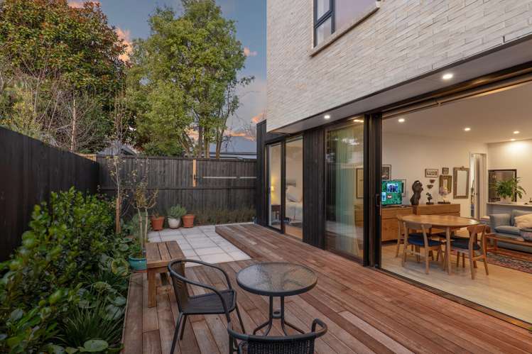 4/18 Cornwall Street_2