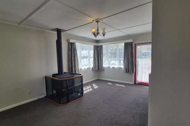 18 Takahe Street Taihape and Surrounds_4
