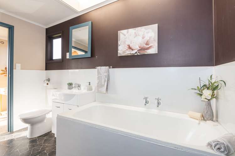 26 Main Road Raglan_14