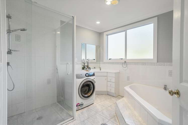 27 Tui Crescent Waiatarua_23