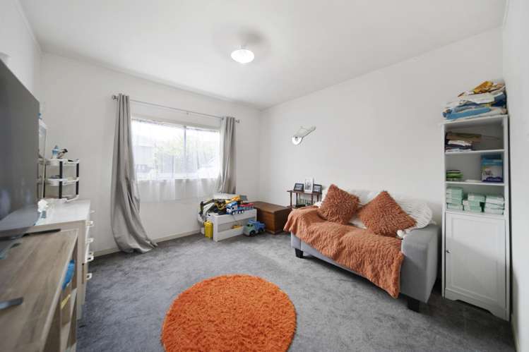 1/10 Dorendia Place Clendon Park_7