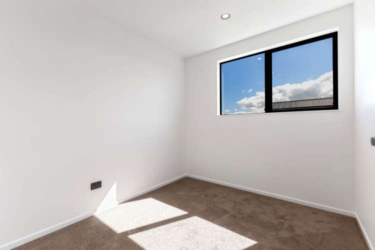 16 Whare Kauri Road Papakura_13