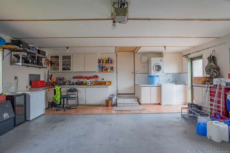 45 Pages Road Marchwiel_14