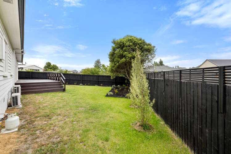 171 Breezes Road Aranui_16