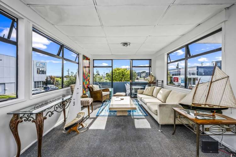 1/2 Westech Place Kelston_3