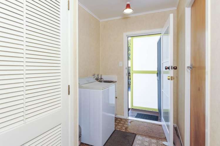 24 Montmere Avenue Te Atatu Peninsula_17