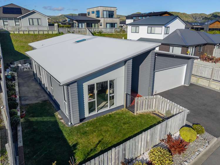 20 Rotorua Grove Aotea_21
