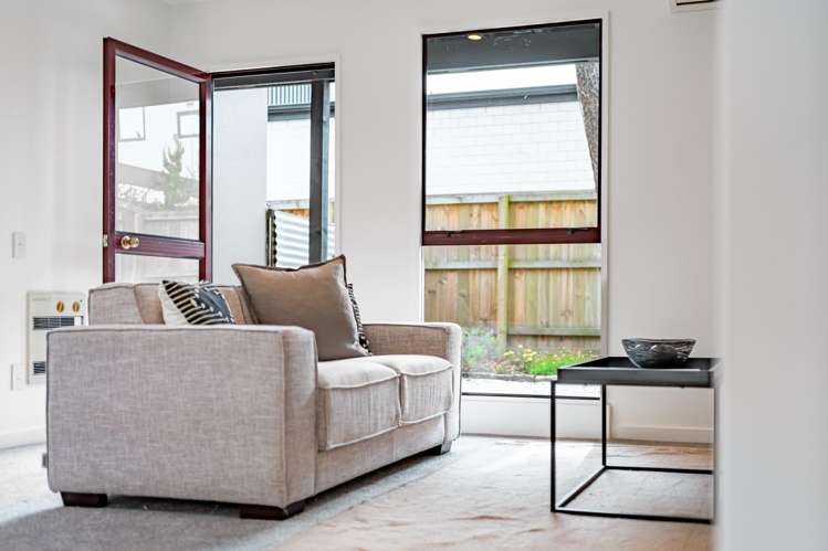 4/16 Derby Street Saint Albans_14