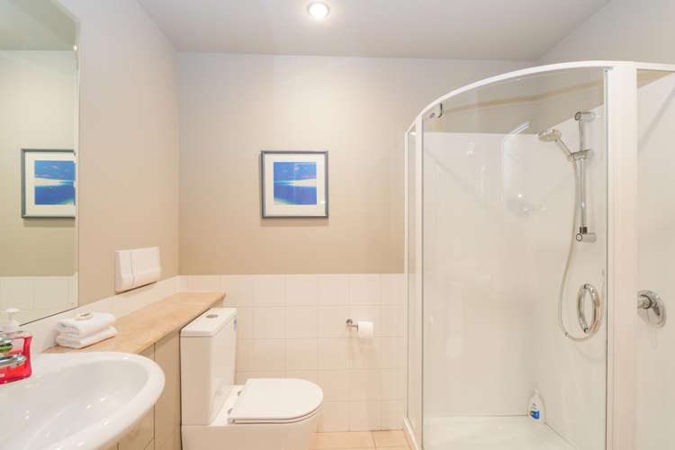 2/10 Lake Street Queenstown_32