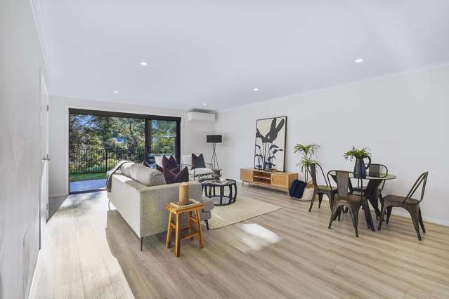 Lock-And-Leave Living With A Touch Of Paradise
