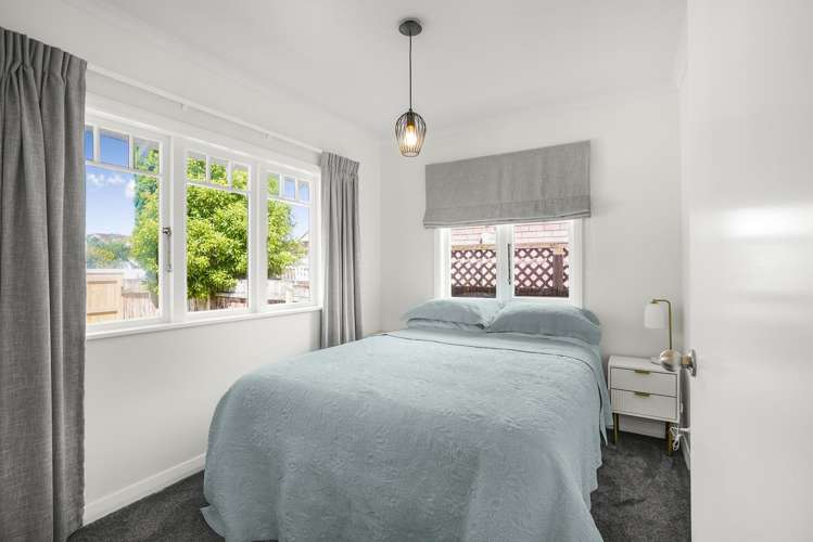 653 & 653A High Street_5