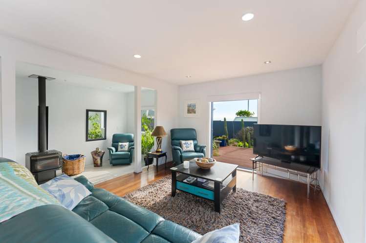 100B Marine Parade Otaki Beach_21