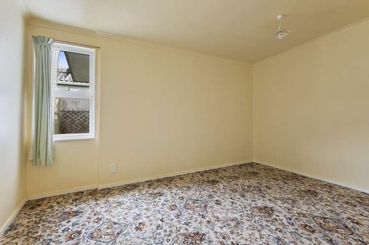 8 Estuary Street Makara Beach_8