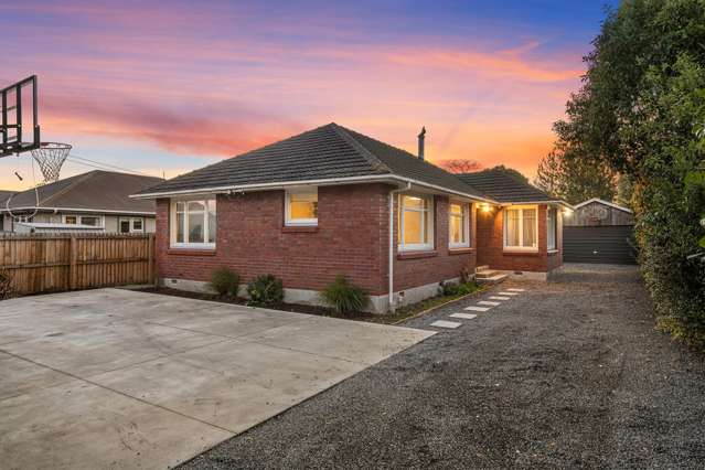Sunny & Spacious Red Brick Classic!