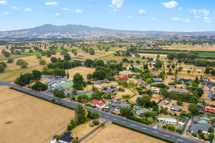 130 Holmwood Drive Ngahinapouri_1