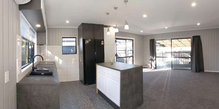 2/31 Gill Avenue Te Atatu Peninsula_18