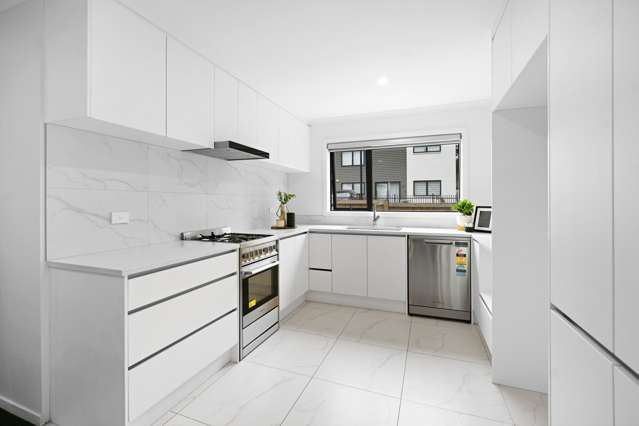 2/4 Oku Close Hillcrest_3