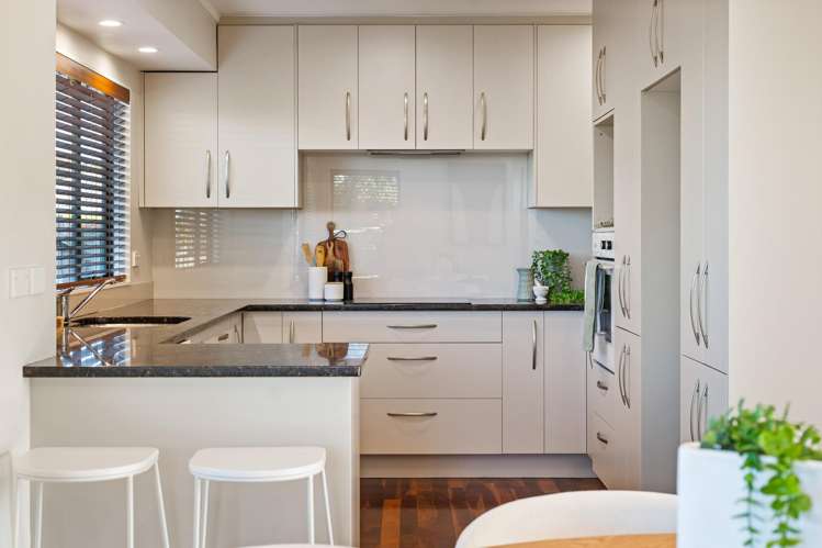 48 Lakeside Drive Orewa_10