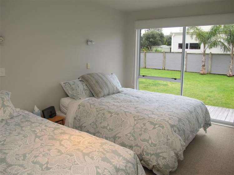 105 Ocean Close Matarangi_17