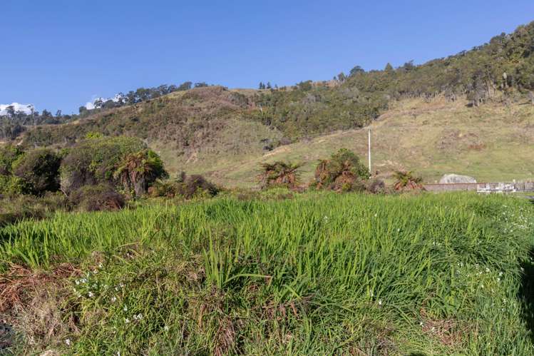 3 Main Road Ngakawau_25