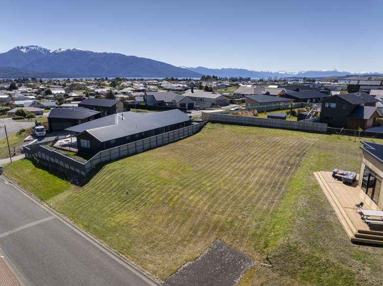 4 Tawera Place Te Anau_0