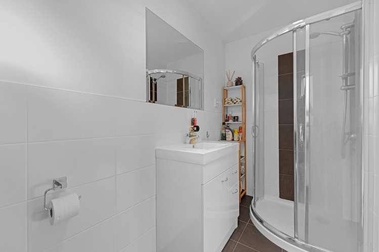 9 Riverglade Parkway Te Atatu South_21