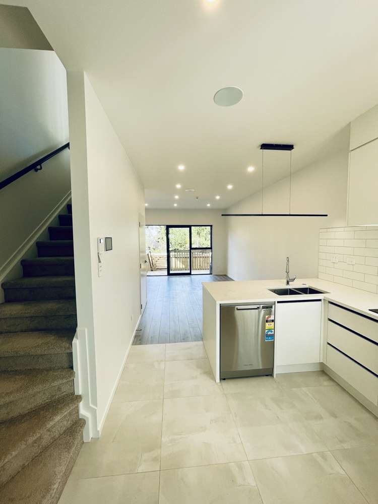 2/105 Hobsonville Road West Harbour_2