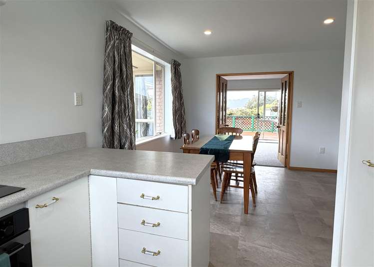 36 Arnott Heights Greymouth_7
