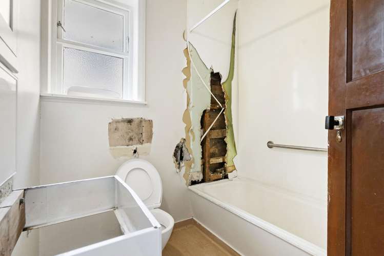 23 and/or 23A Benfield Avenue Mt Albert_10