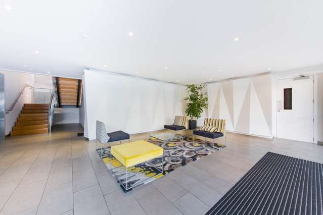 132 Hurstmere Road Takapuna_4