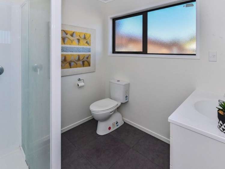 7 Orville Place Mangere_12