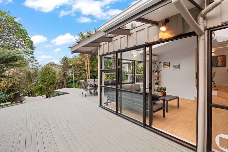 10 Raroa Terrace Waiatarua_21