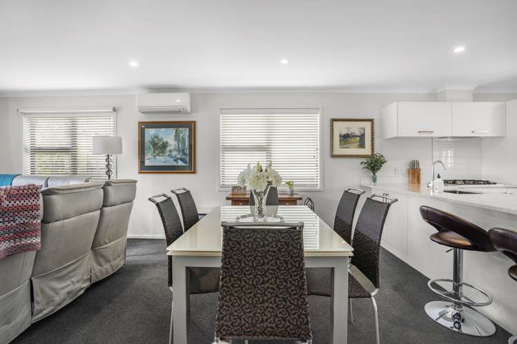 19 Latimer Way Petone_6