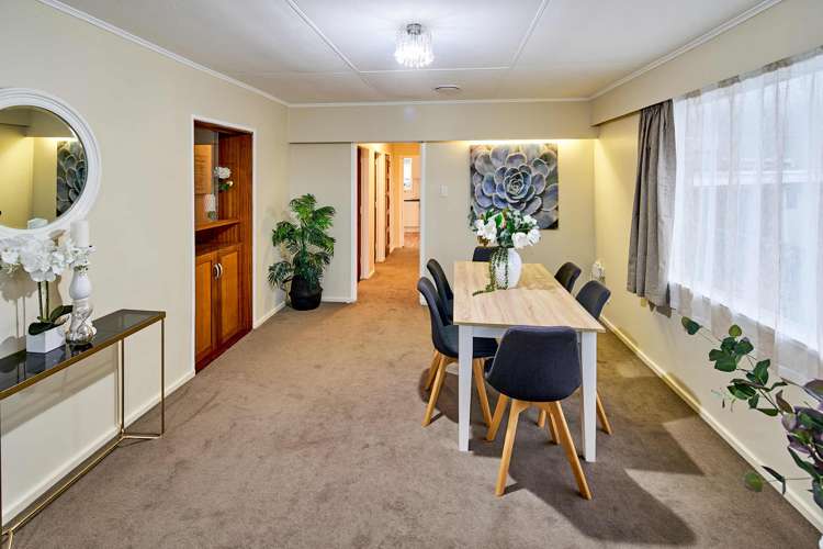 2 Johnston Grove Taita_4