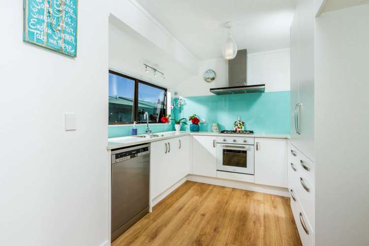 2/706 Beach Road Browns Bay_54