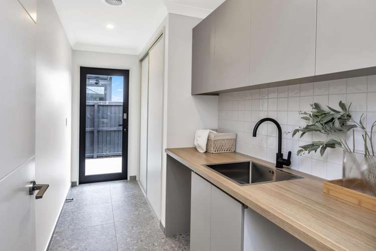 29 Candlesticks Crescent Lincoln_21