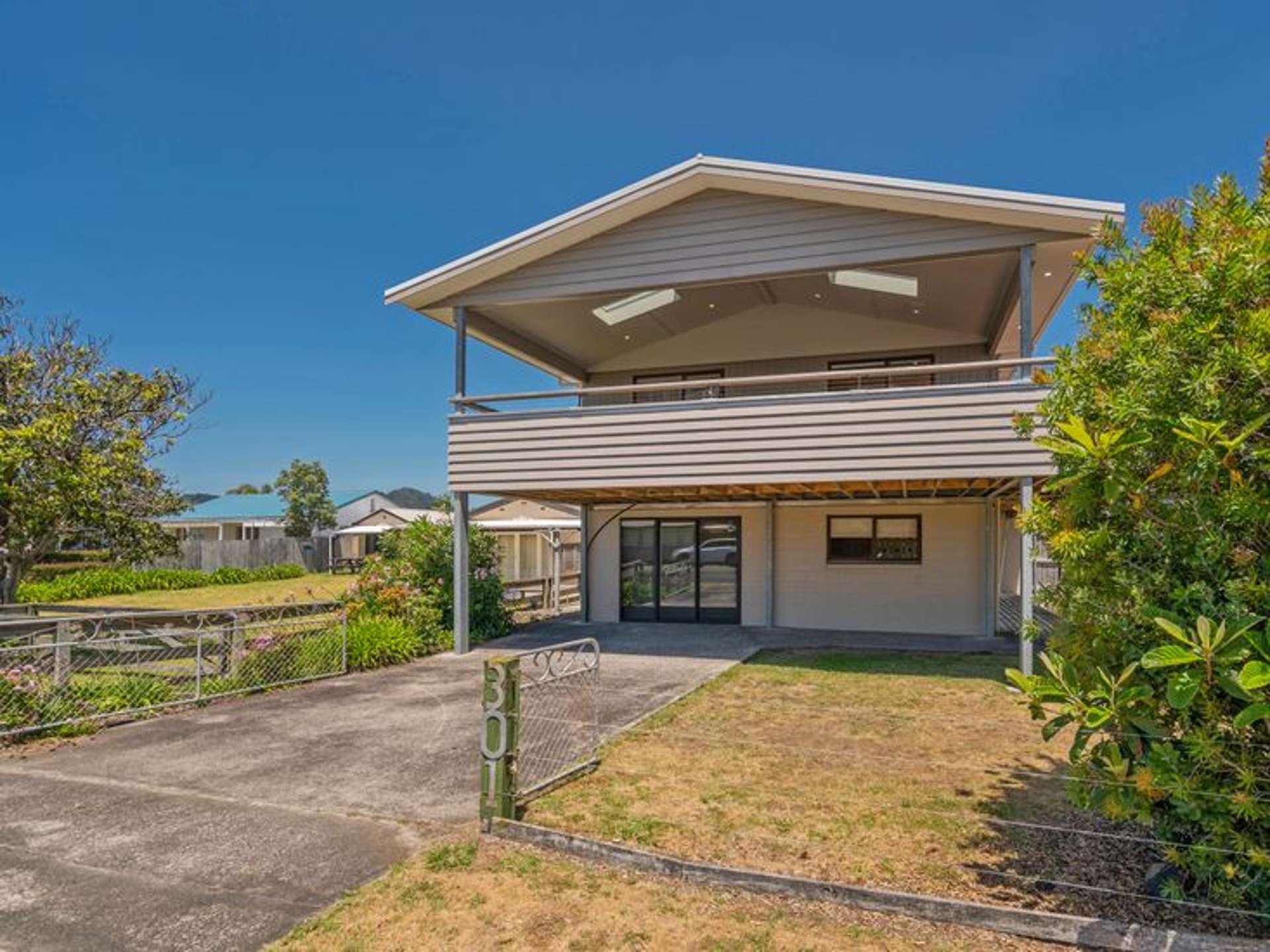 301 Ocean Road Whangamata_0