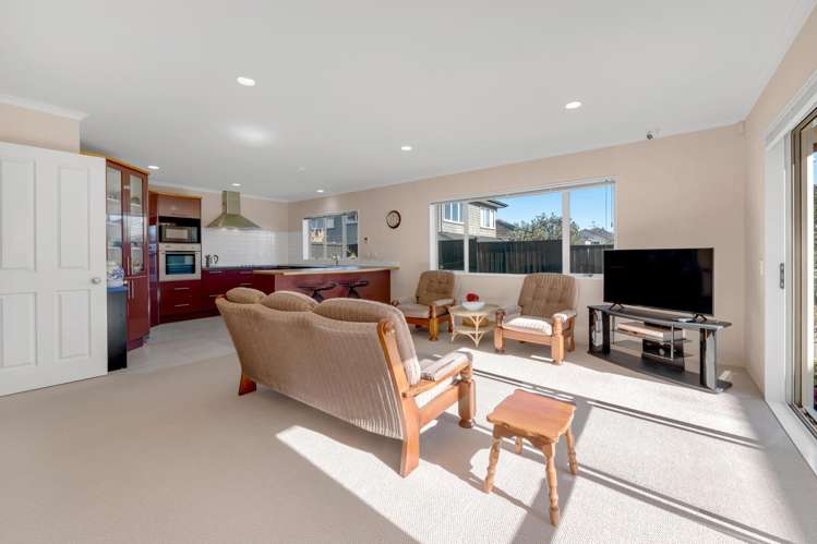 135 Middlefield Drive Flat Bush_9