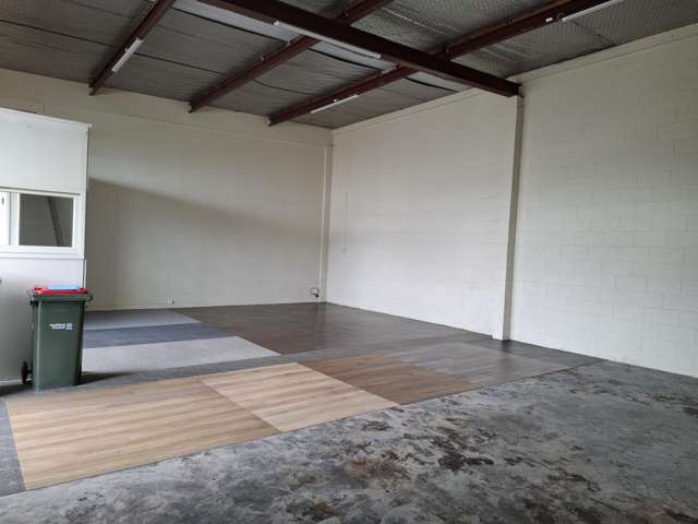 F/4010A Great North Road Kelston_3