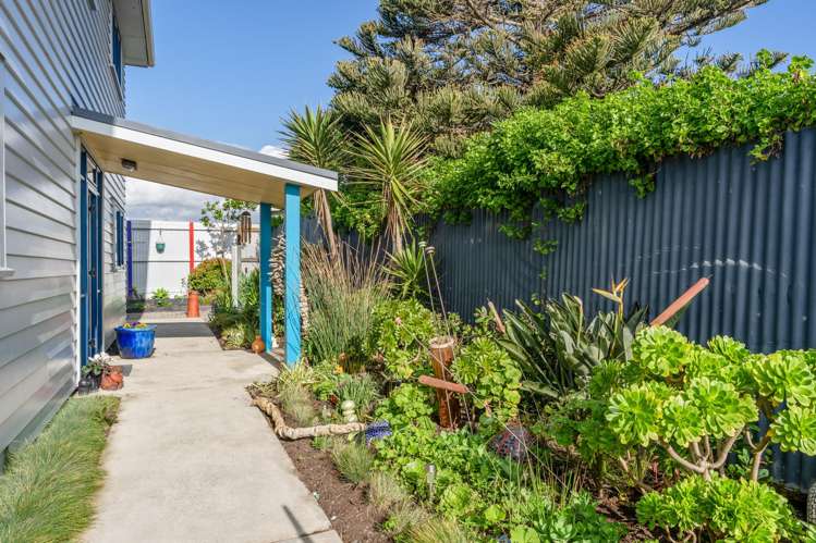 100B Marine Parade Otaki Beach_11